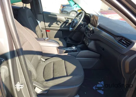 2023 Ford Escape Active z USA, uszkodzony, nr VIN 1FMCU0GZ5PUB00051